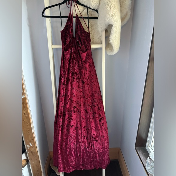 FOREVER 21 Red velvet maxi dress - Picture 3 of 8